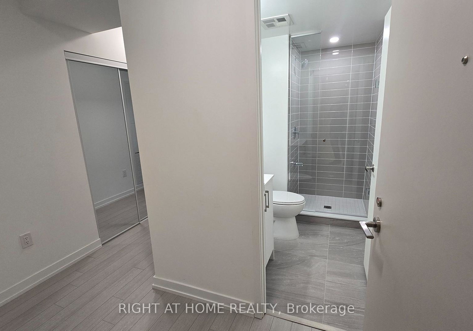 4010-eglinton-t-avenue-w-toronto-etobicoke-ontario-w13600420
