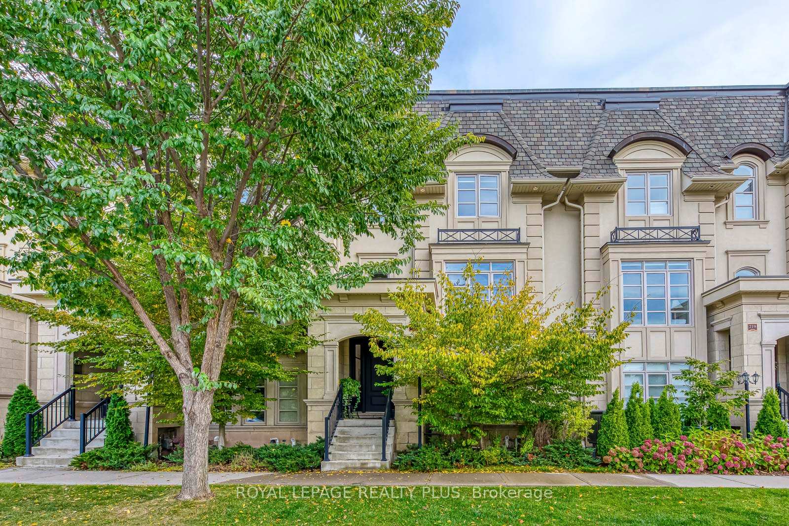 221-hanover-street-oakville-ontario-w13600562