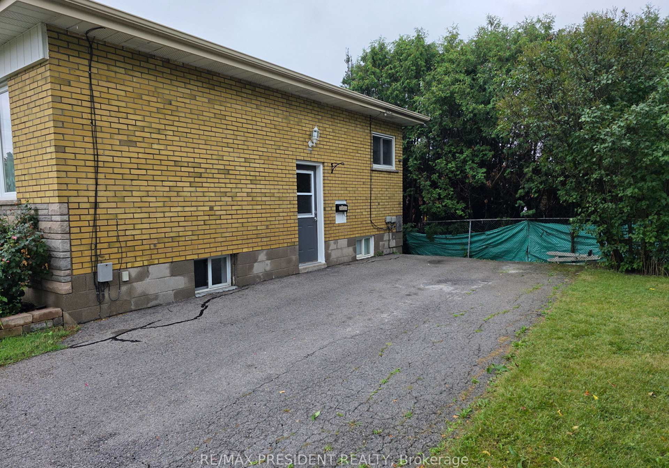 2280-mountainside-drive-burlington-ontario-w13600842