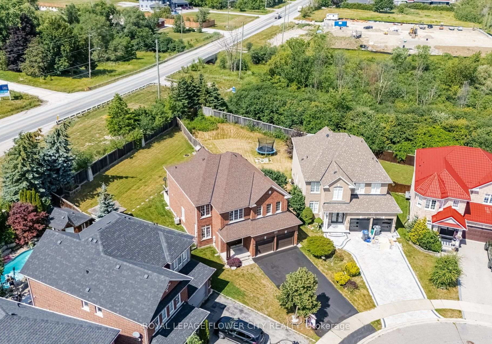 56-laurentide-crescent-brampton-ontario-w13600942