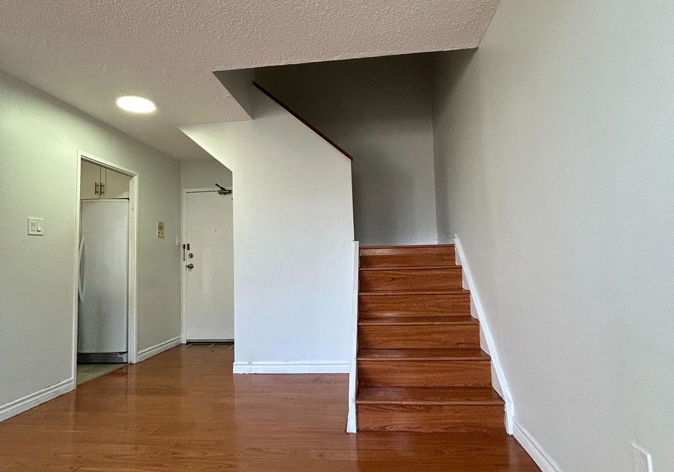 2121-roche-court-mississauga-ontario-w13601140