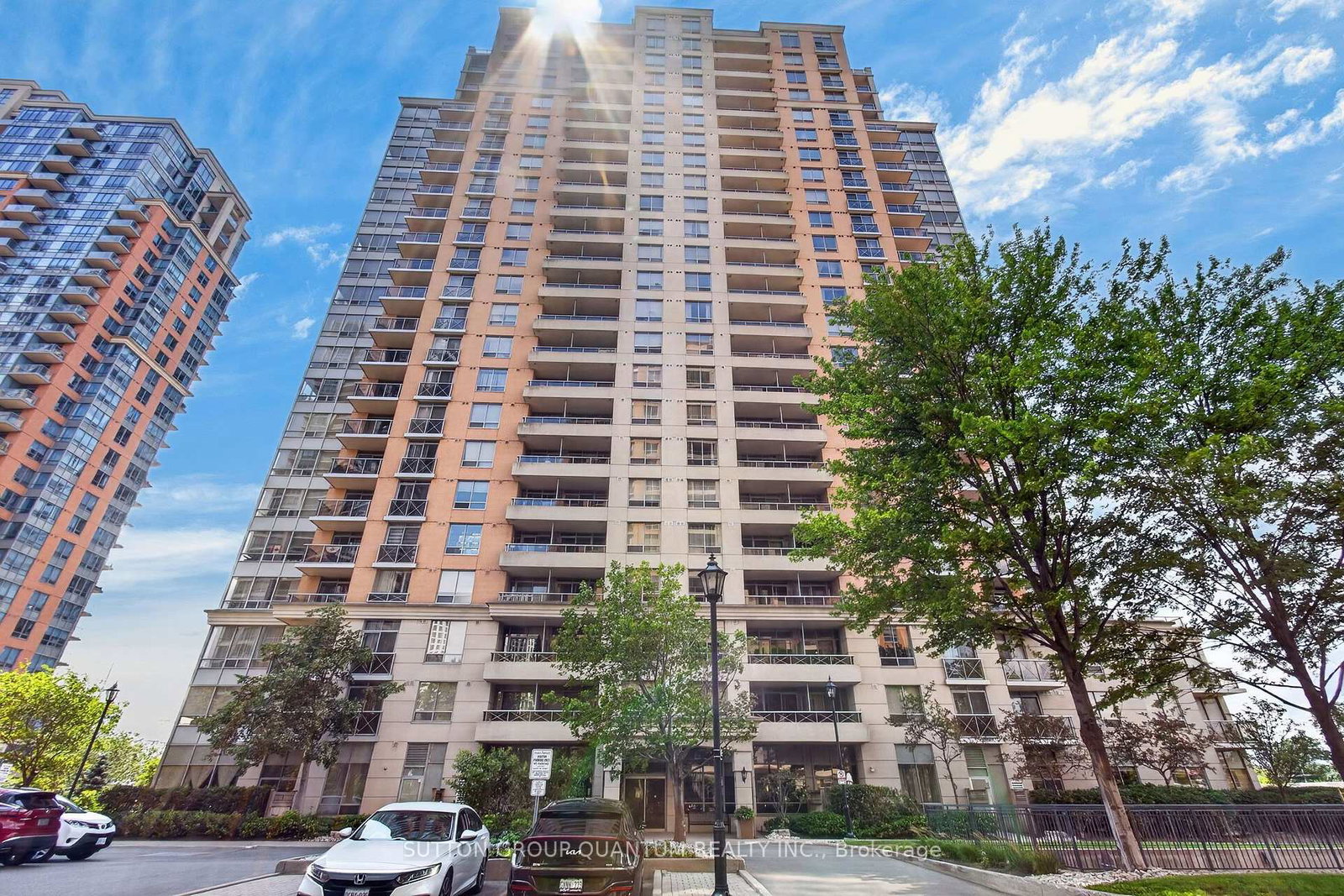 5233-dundas-street-w-toronto-etobicoke-ontario-w13601222