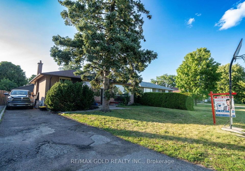 12-alexandria-crescent-brampton-ontario-w13601402
