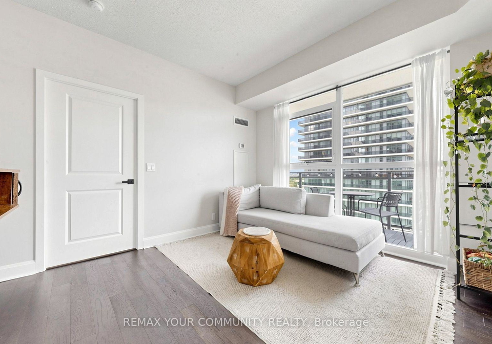 33-shore-breeze-drive-toronto-etobicoke-ontario-w13601776
