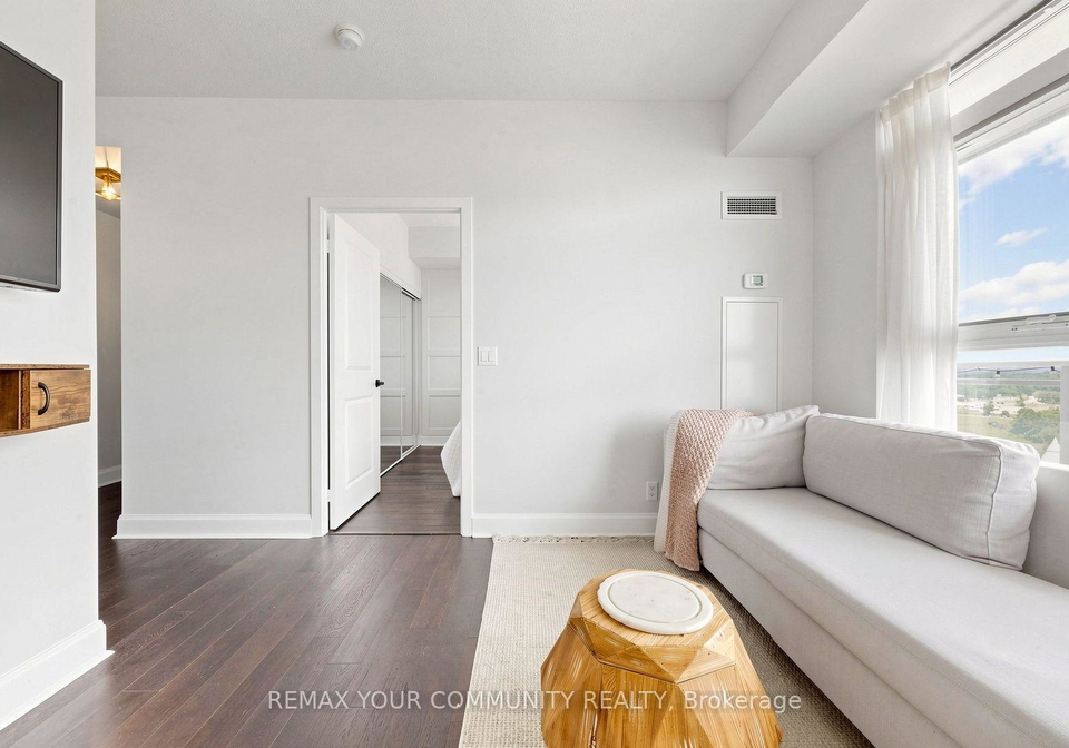 33-shore-breeze-drive-toronto-etobicoke-ontario-w13601776