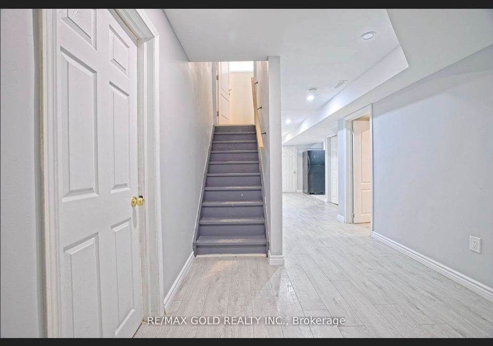 16-basement-cottontail-road-brampton-ontario-w13602072