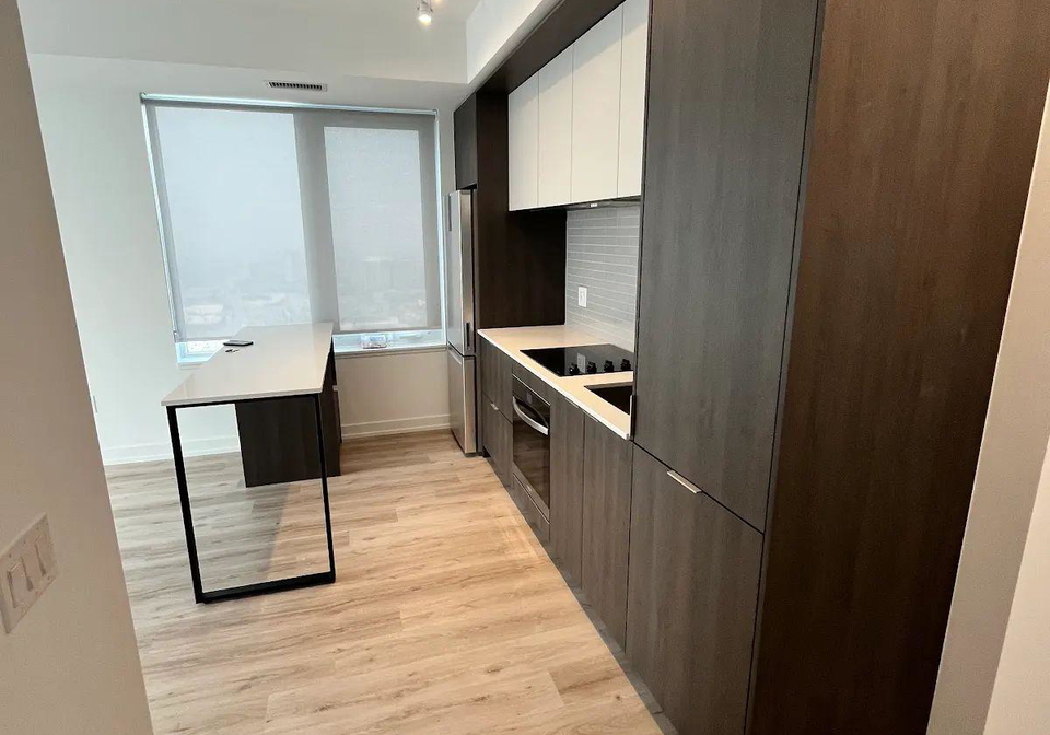 395-square-one-drive-mississauga-ontario-w13602228
