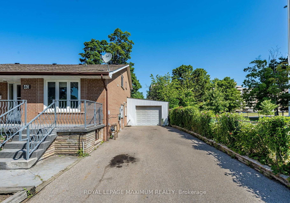 40-broadoaks-drive-toronto-york-ontario-w13602252