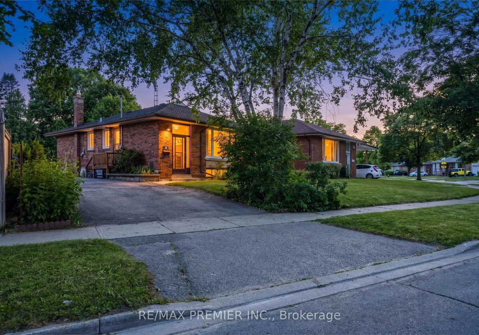 35-barkwin-drive-toronto-etobicoke-ontario-w13602324