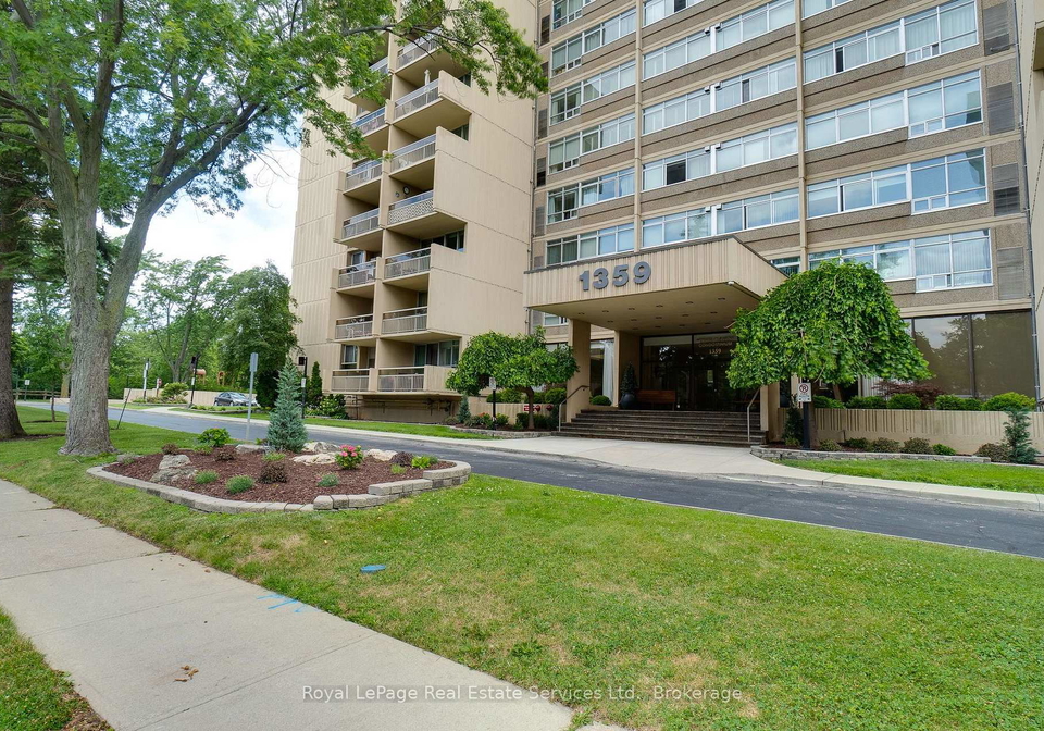 1359-white-oaks-boulevard-oakville-ontario-w13602530