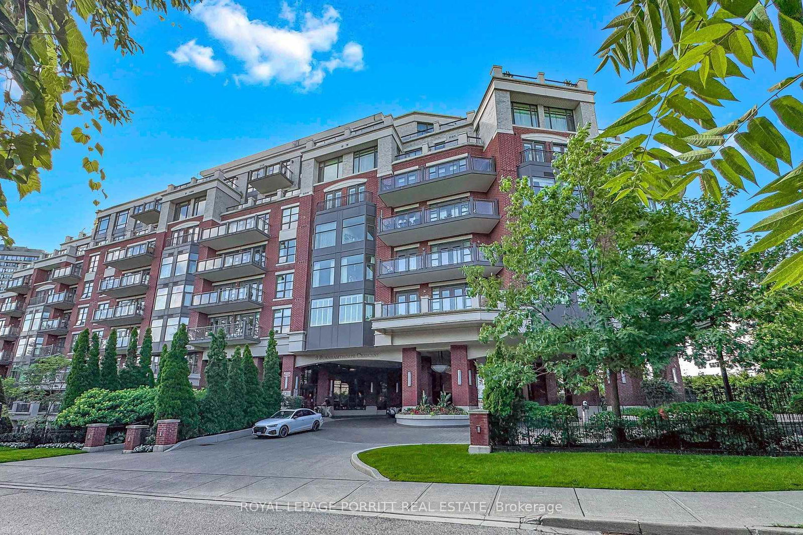 9-burnhamthorpe-crescent-toronto-etobicoke-ontario-w13602614