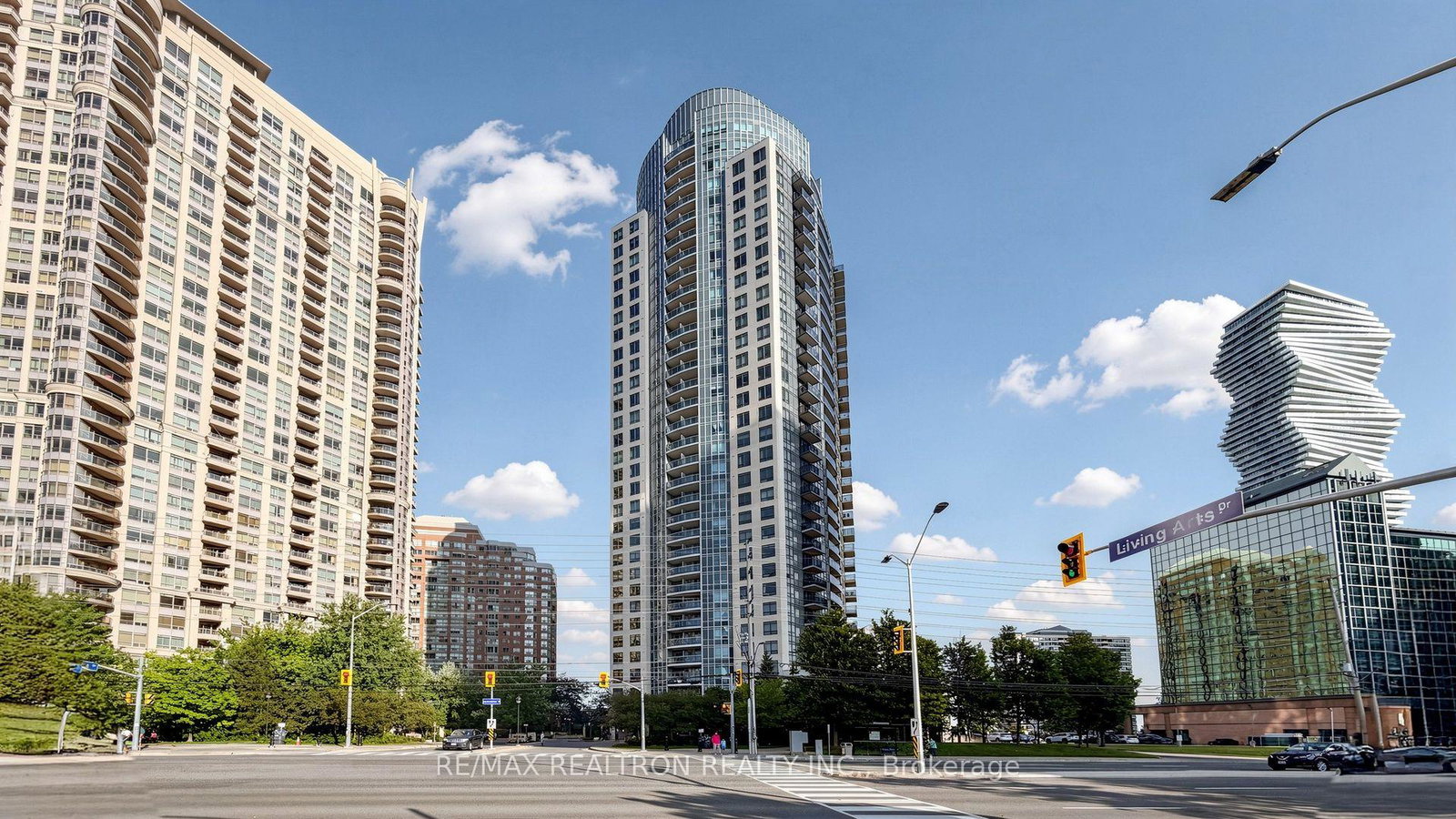 330-burnhamthorpe-road-w-mississauga-ontario-w13602788