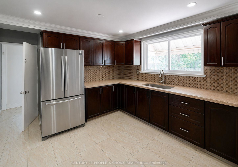 105-lexington-avenue-toronto-etobicoke-ontario-w13602860