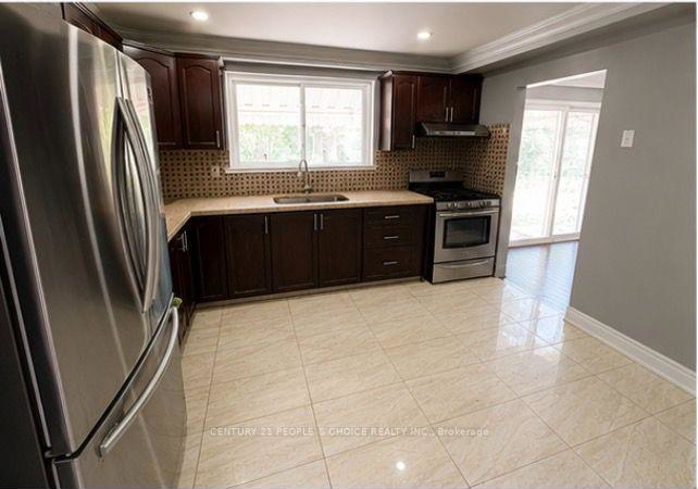 105-lexington-avenue-toronto-etobicoke-ontario-w13602860