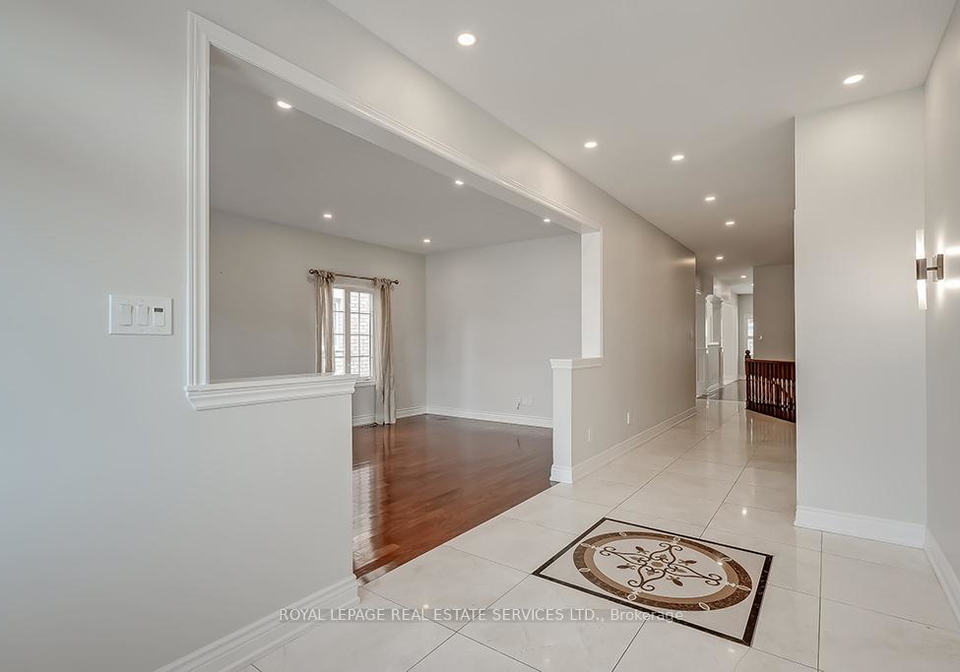 2596-north-ridge-trail-oakville-ontario-w13602988