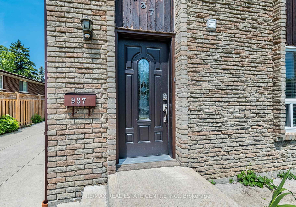 937-blairholm-avenue-mississauga-ontario-w13603560