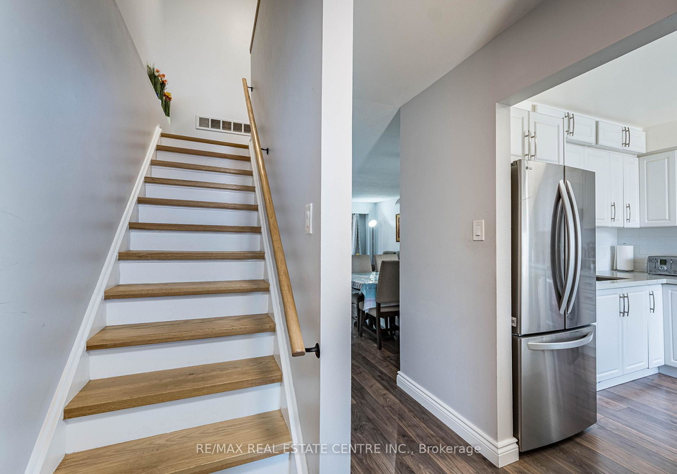937-blairholm-avenue-mississauga-ontario-w13603560