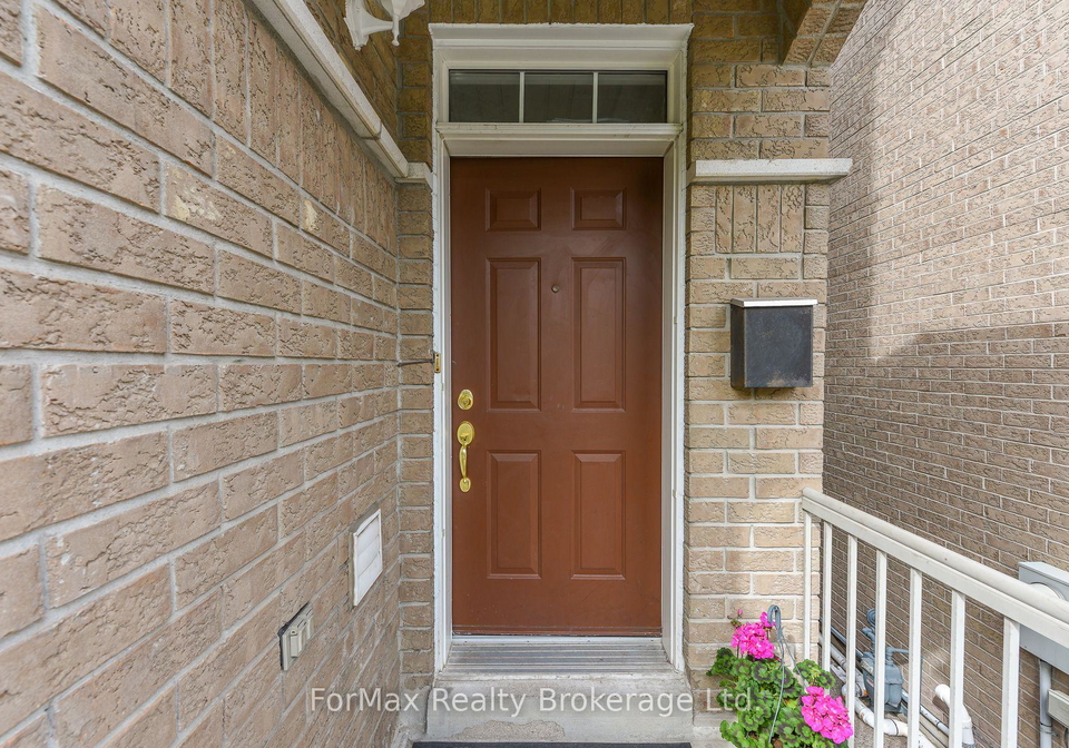 7155-magistrate-terrace-mississauga-ontario-w13604208