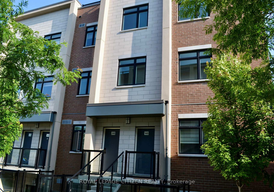 1075-douglas-mccurdy-common-mississauga-ontario-w13604256