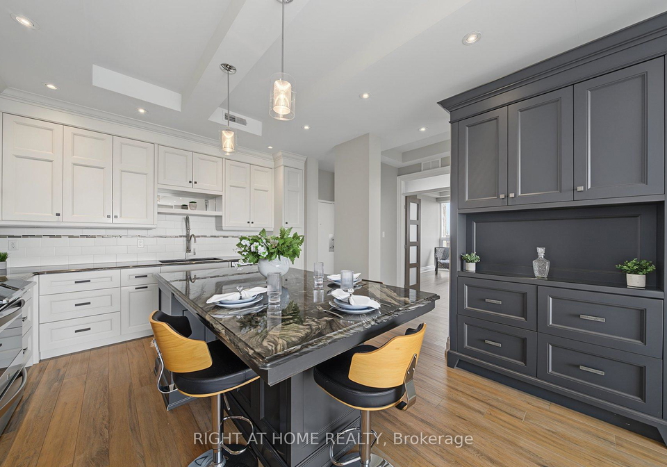 20-speers-road-oakville-ontario-w13604312