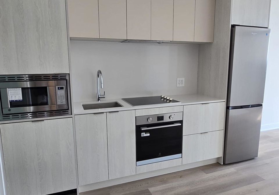 86-dundas-street-e-mississauga-ontario-w13604346