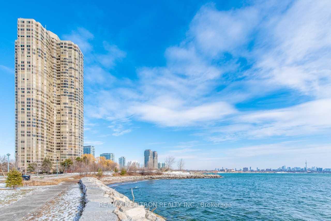 1-palace-pier-court-toronto-etobicoke-ontario-w13604362