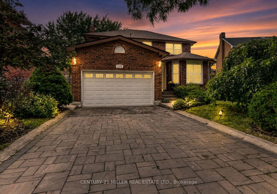 1379-bramblewood-green-oakville-ontario-w13604682