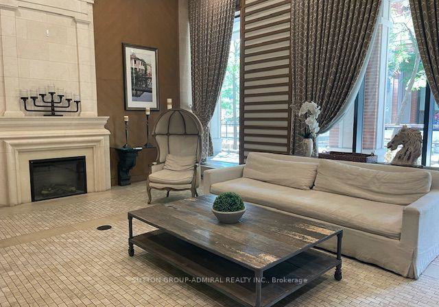 800-lawrence-avenue-w-toronto-north-york-ontario-w13604712