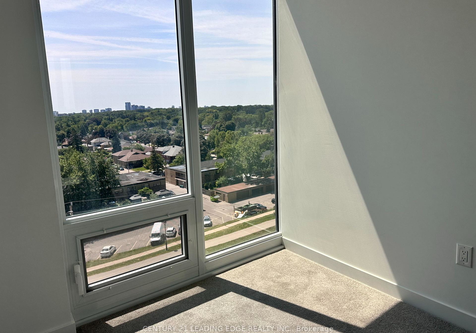 4010-eglinton-avenue-w-toronto-etobicoke-ontario-w13604740