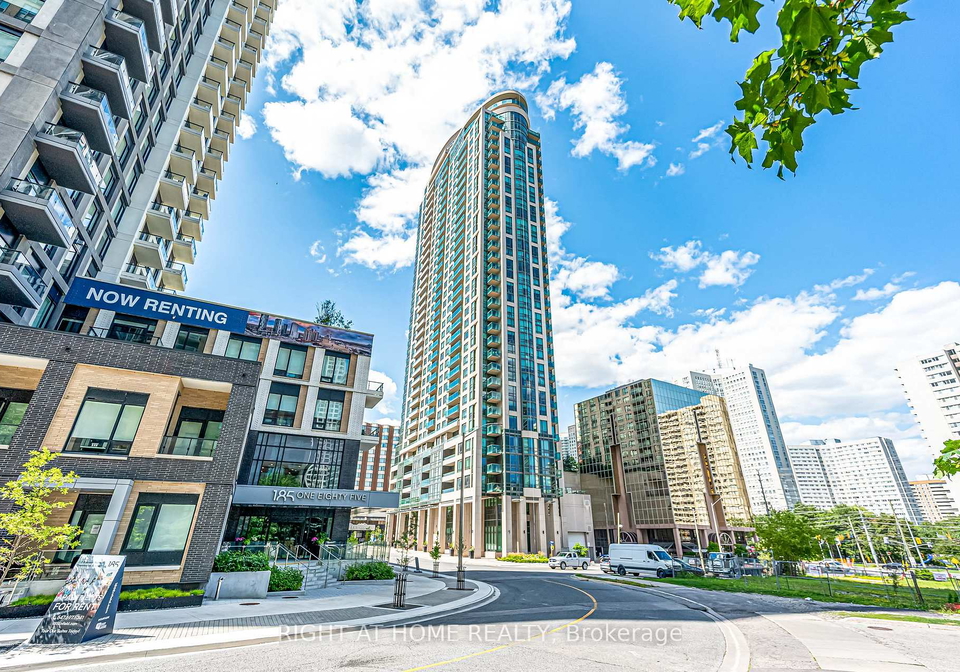 208-enfield-place-mississauga-ontario-w13604872