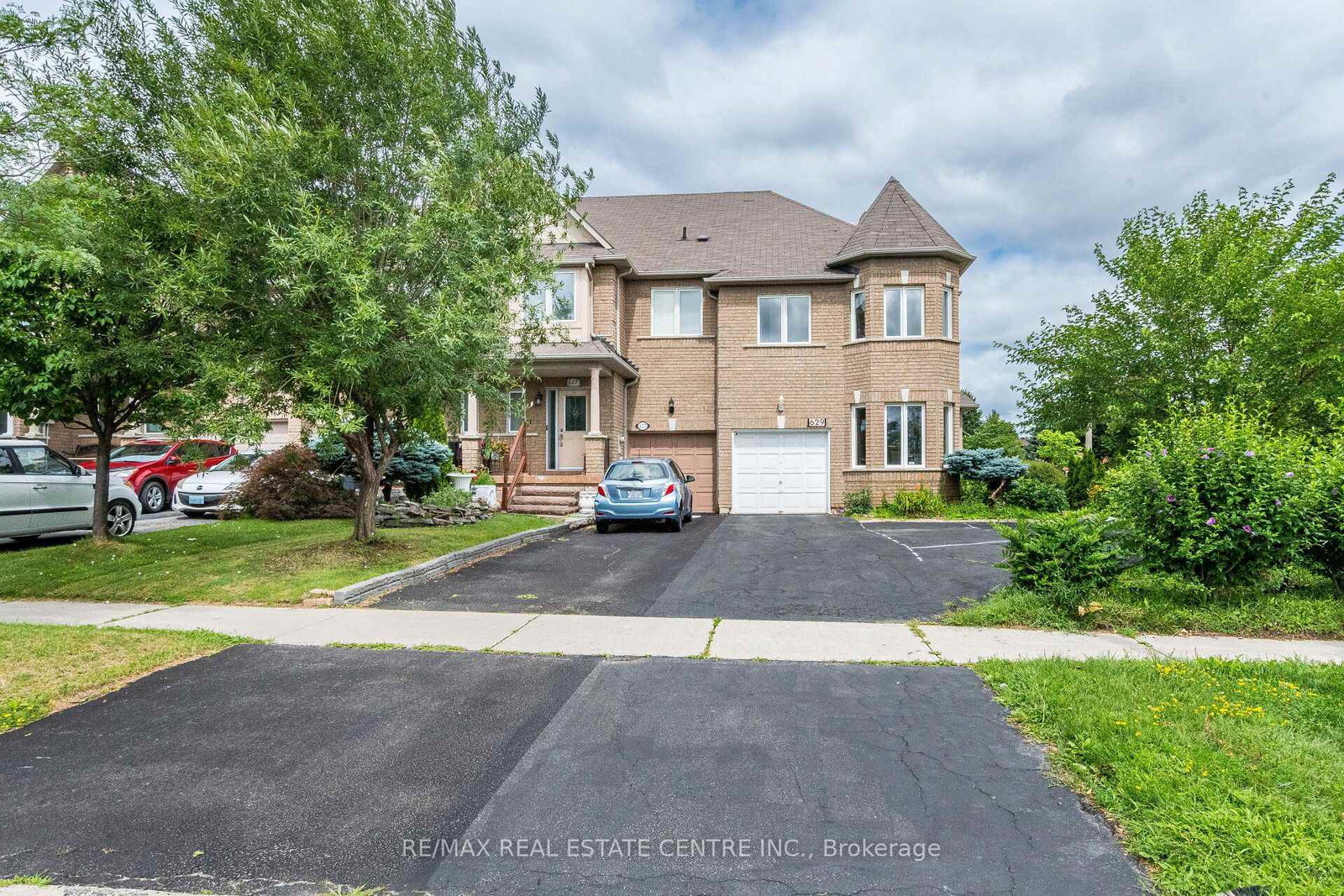 629-lumberton-crescent-mississauga-ontario-w13605006
