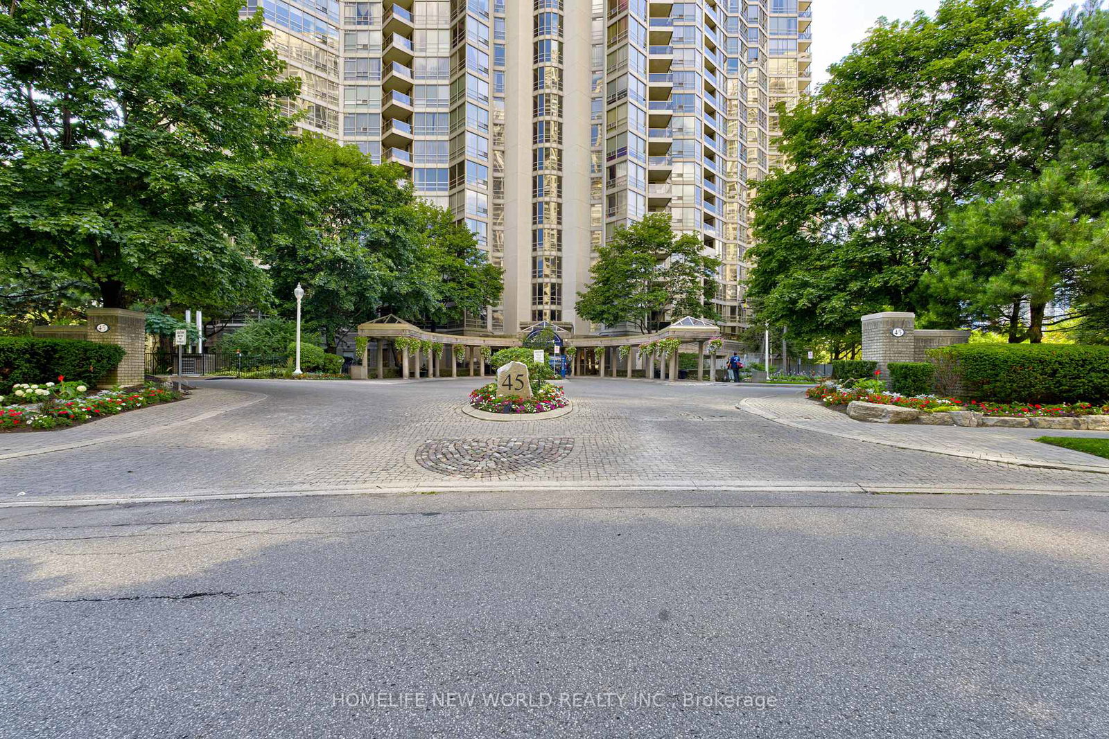 45-kingsbridge-garden-circle-mississauga-ontario-w13605144