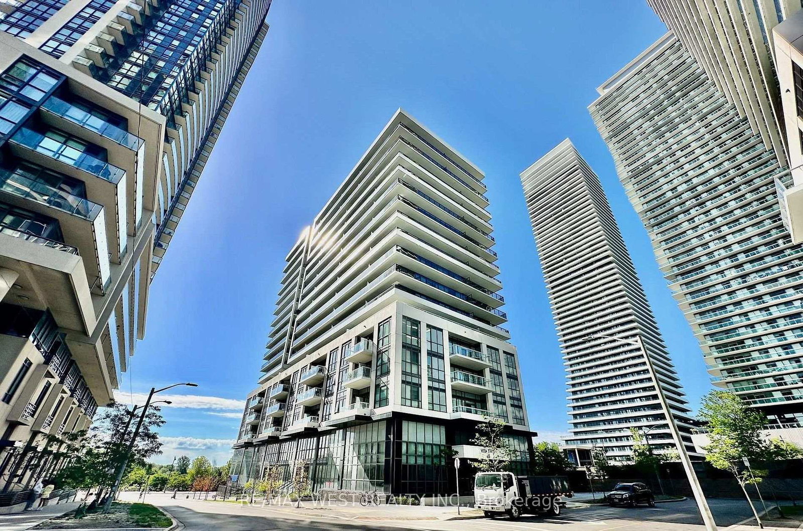 65-annie-craig-drive-toronto-etobicoke-ontario-w13605558