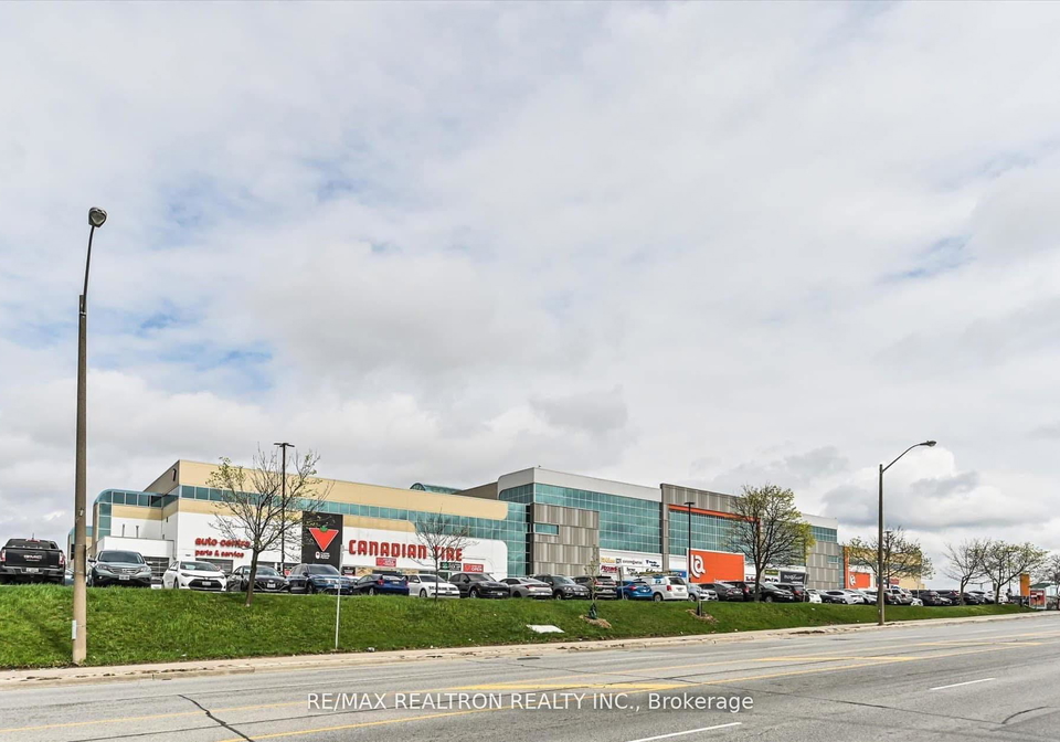 721-lawrence-avenue-w-toronto-north-york-ontario-w13605618