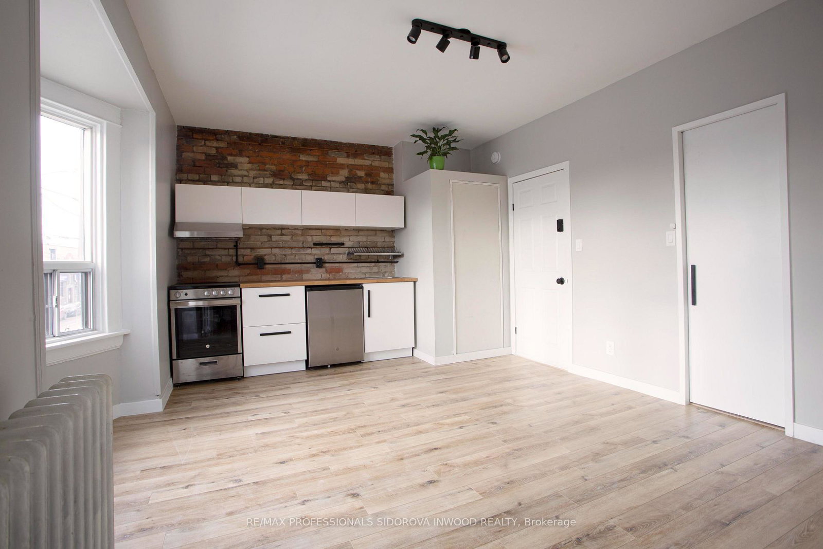 2088-dundas-street-w-toronto-toronto-ontario-w13605716