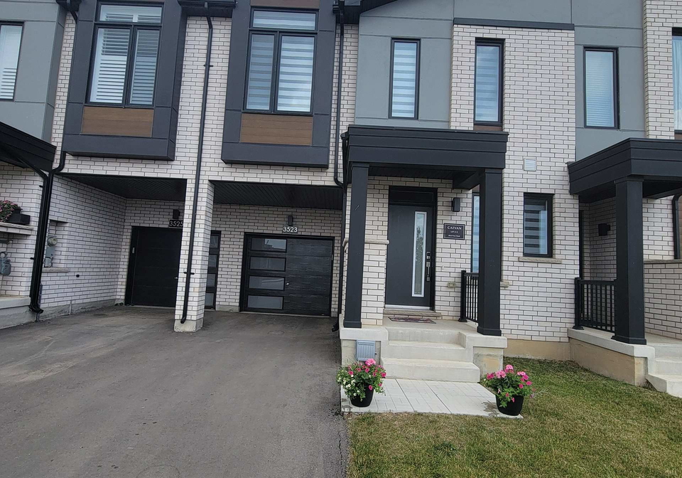 3523-post-road-oakville-ontario-w13606012