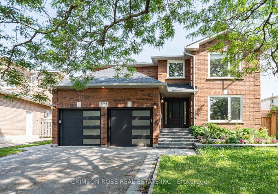 1588-stationmaster-lane-oakville-ontario-w13606446