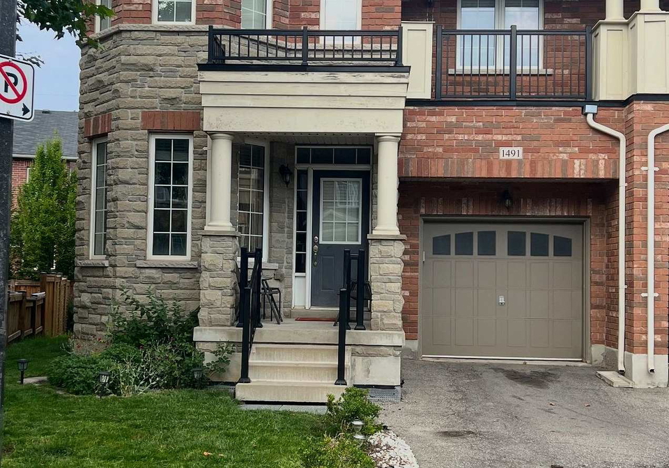 1491-haws-crescent-milton-ontario-w13606956