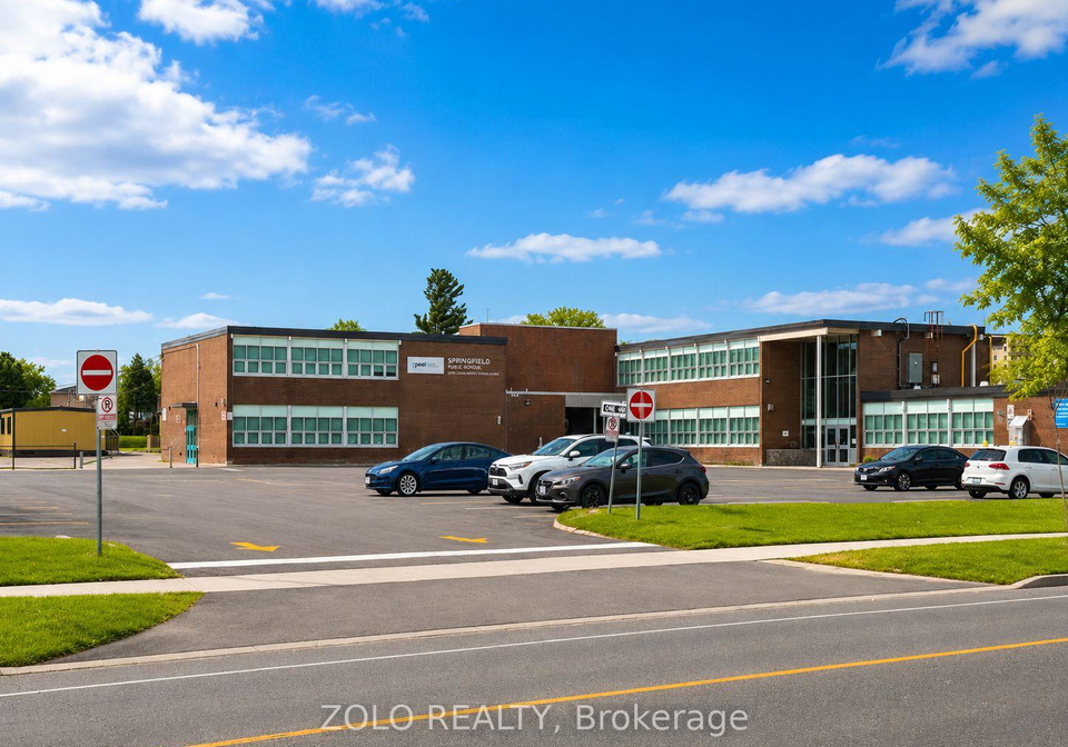 3250-the-credit-woodlands-mississauga-ontario-w13607242