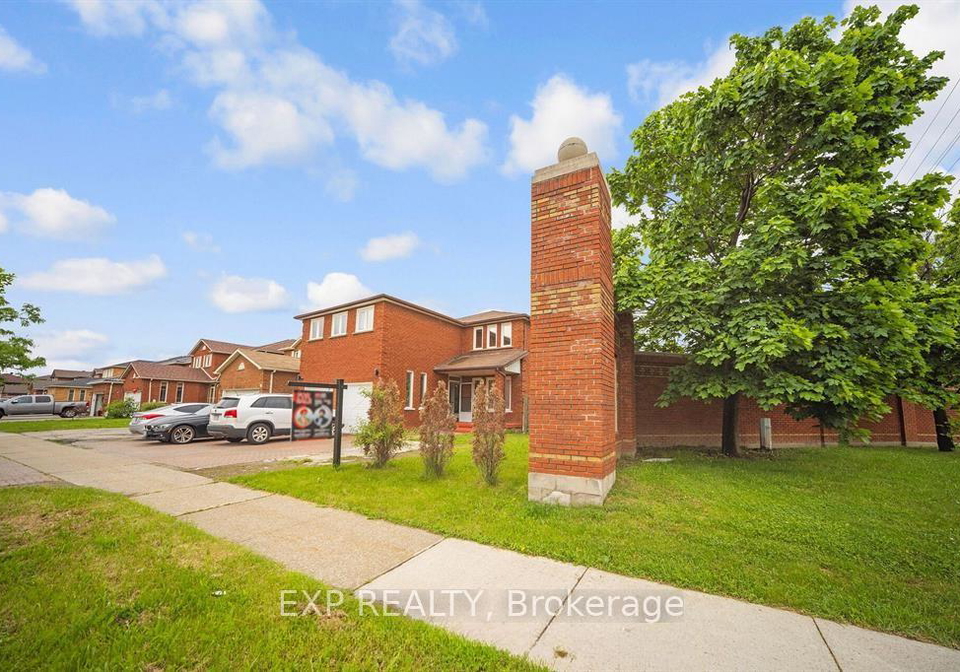 692-huntington-ridge-drive-mississauga-ontario-w13607286