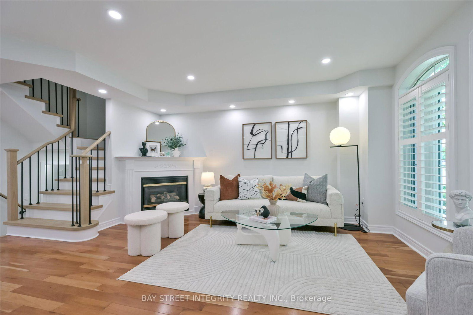 208-georgian-drive-oakville-ontario-w13608206