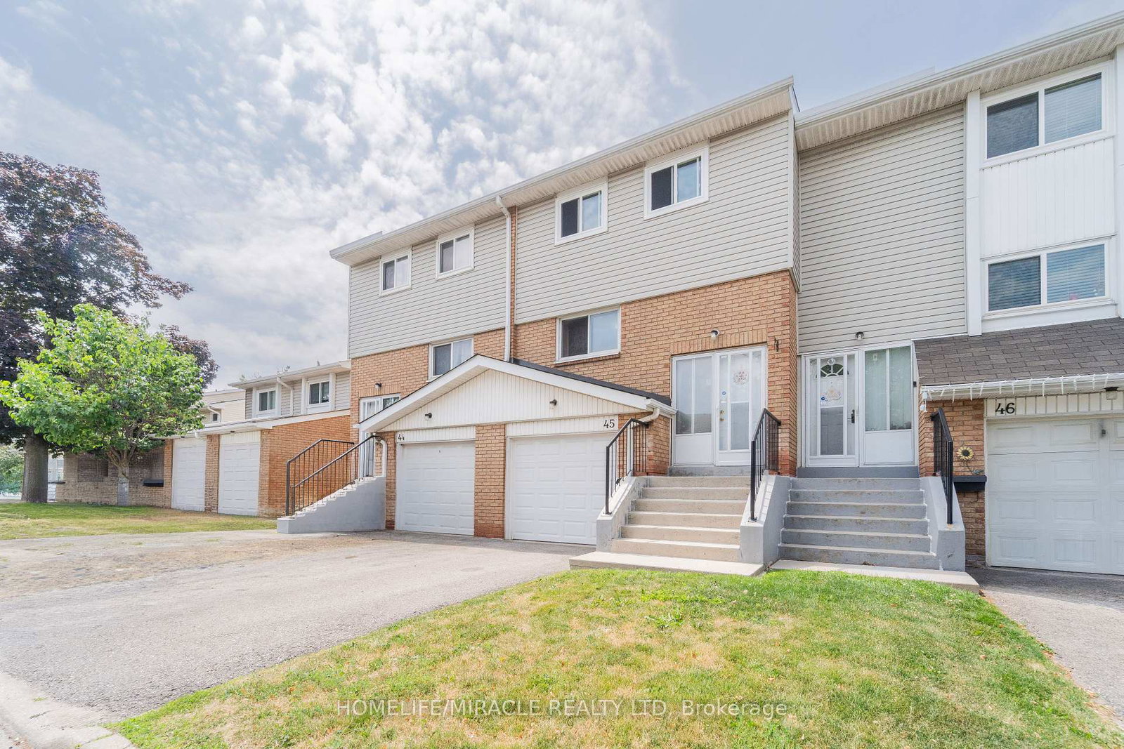 45-lincoln-court-brampton-ontario-w13608396