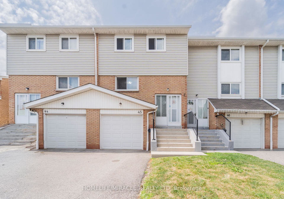 45-lincoln-court-brampton-ontario-w13608396
