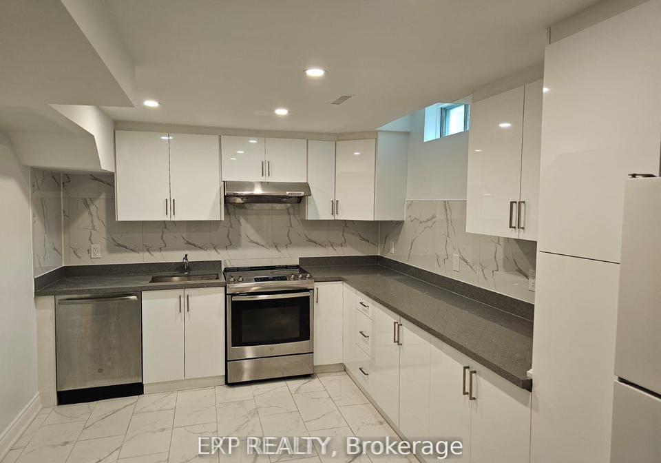 9-michigan-avenue-brampton-ontario-w13608652