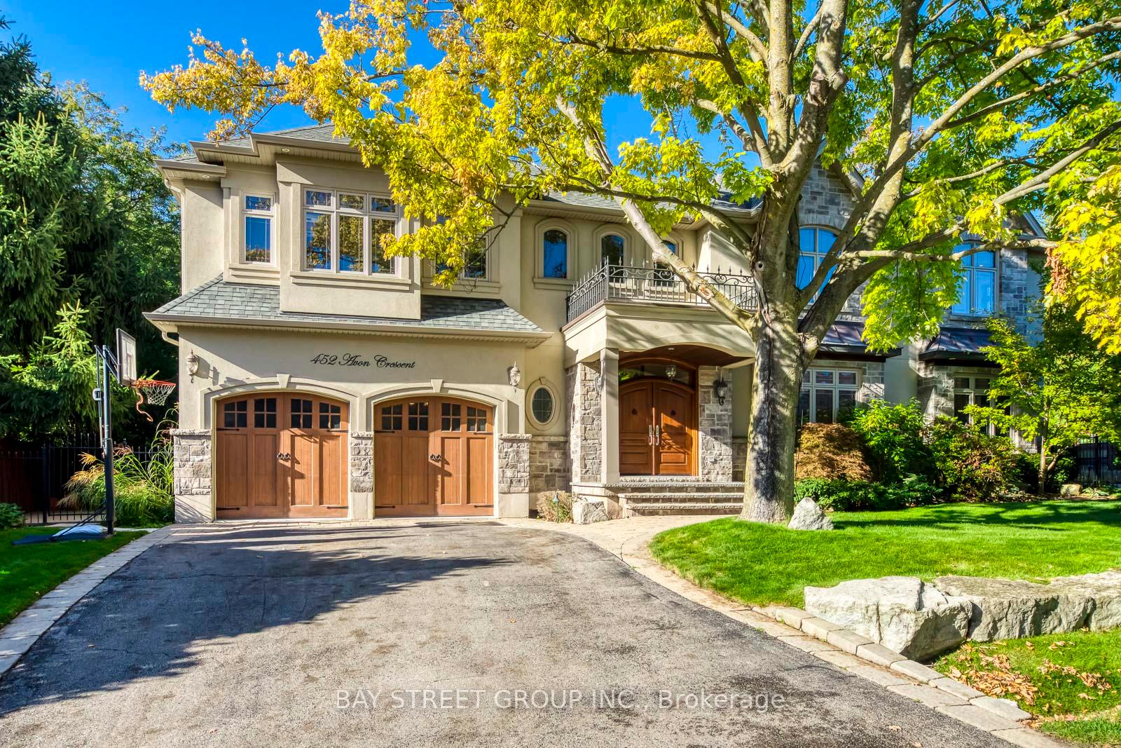 452-avon-crescent-oakville-ontario-w13608712