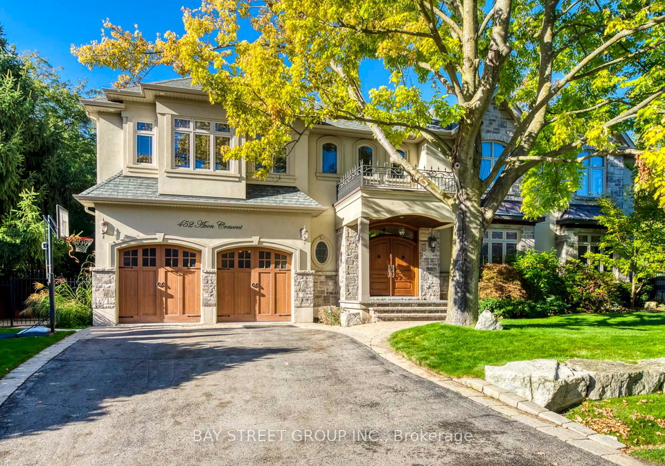 452-avon-crescent-oakville-ontario-w13608712