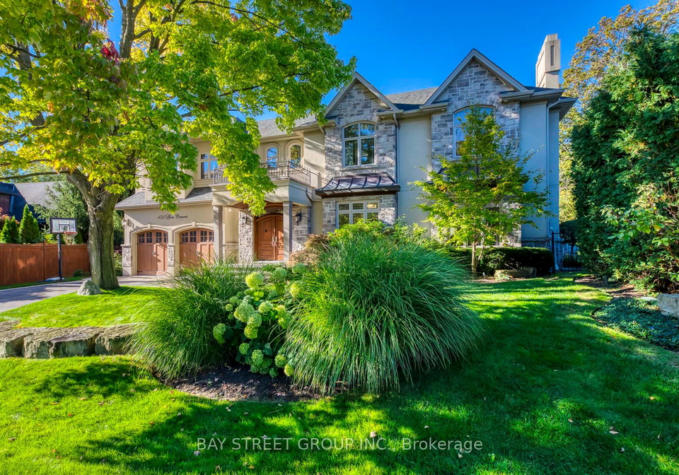 452-avon-crescent-oakville-ontario-w13608712