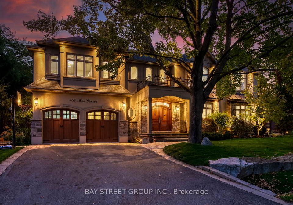452-avon-crescent-oakville-ontario-w13608712