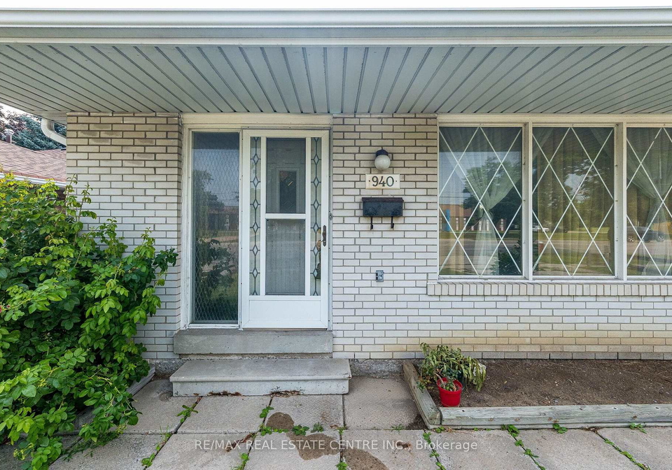 940-bloor-street-mississauga-ontario-w13608764