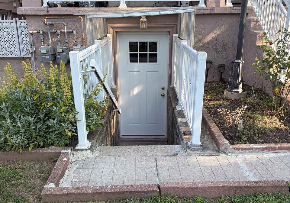 34-peterborough-avenue-toronto-toronto-ontario-w13608766
